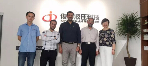 大雪紛飛，感謝客戶持續(xù)來我司考察 ...